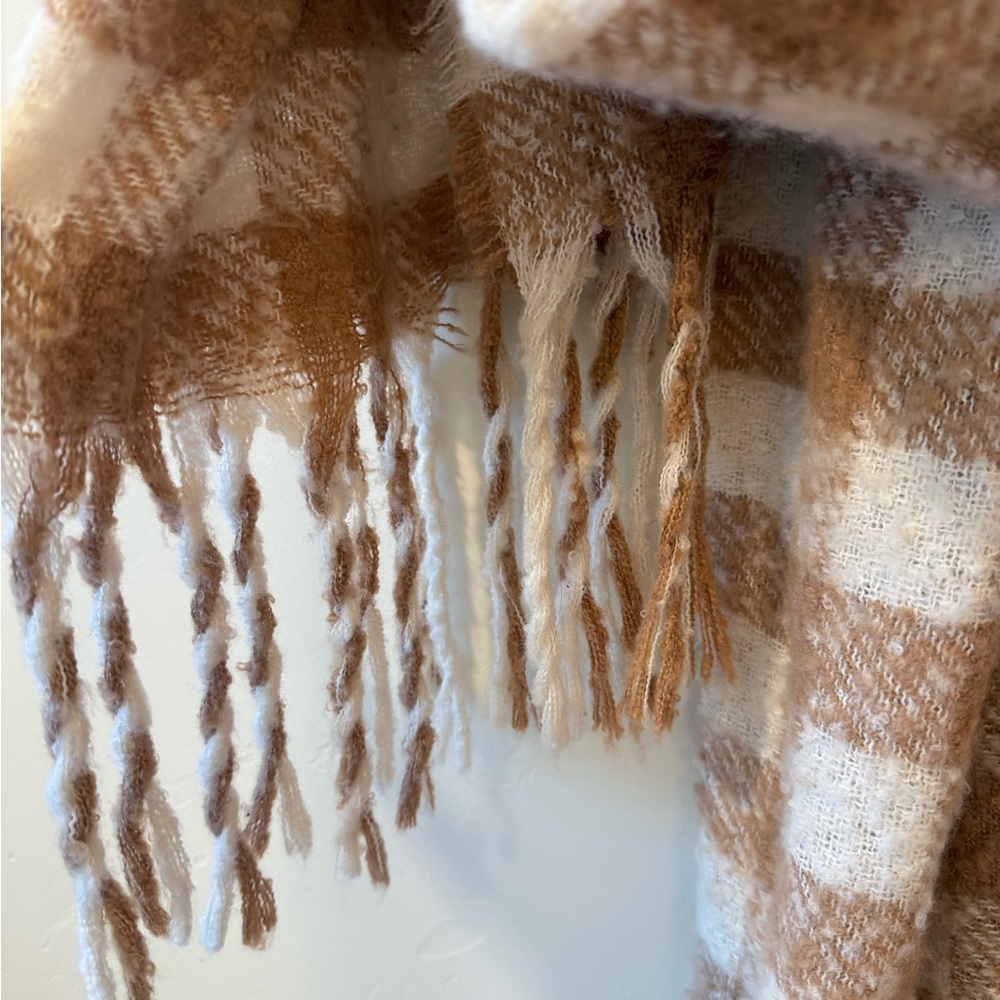 Aerie Tan and Cream Textured Scarf